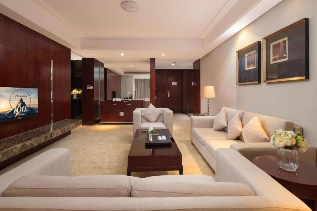 เลเชอร์ โฮเต็ล Hotel ตงกวน ภายนอก รูปภาพ