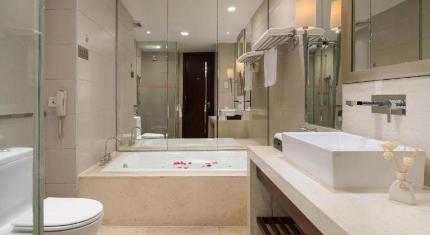 เลเชอร์ โฮเต็ล Hotel ตงกวน ภายนอก รูปภาพ