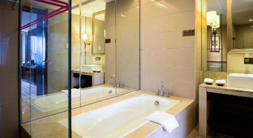 เลเชอร์ โฮเต็ล Hotel ตงกวน ภายนอก รูปภาพ